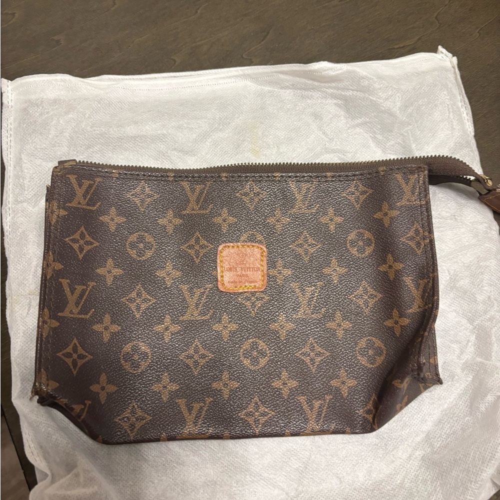 Louis Vuitton Monogram Brown Toiletry bag/clutch